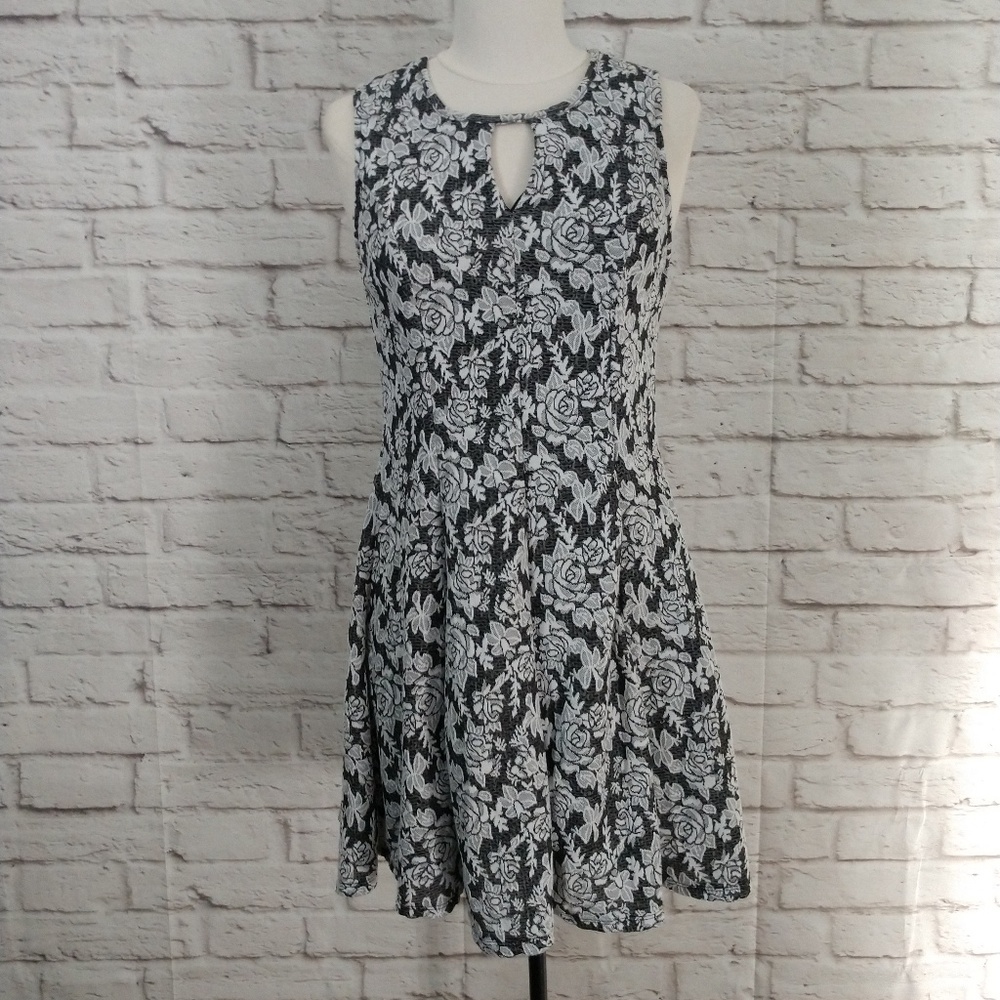 Trixxi dress size M